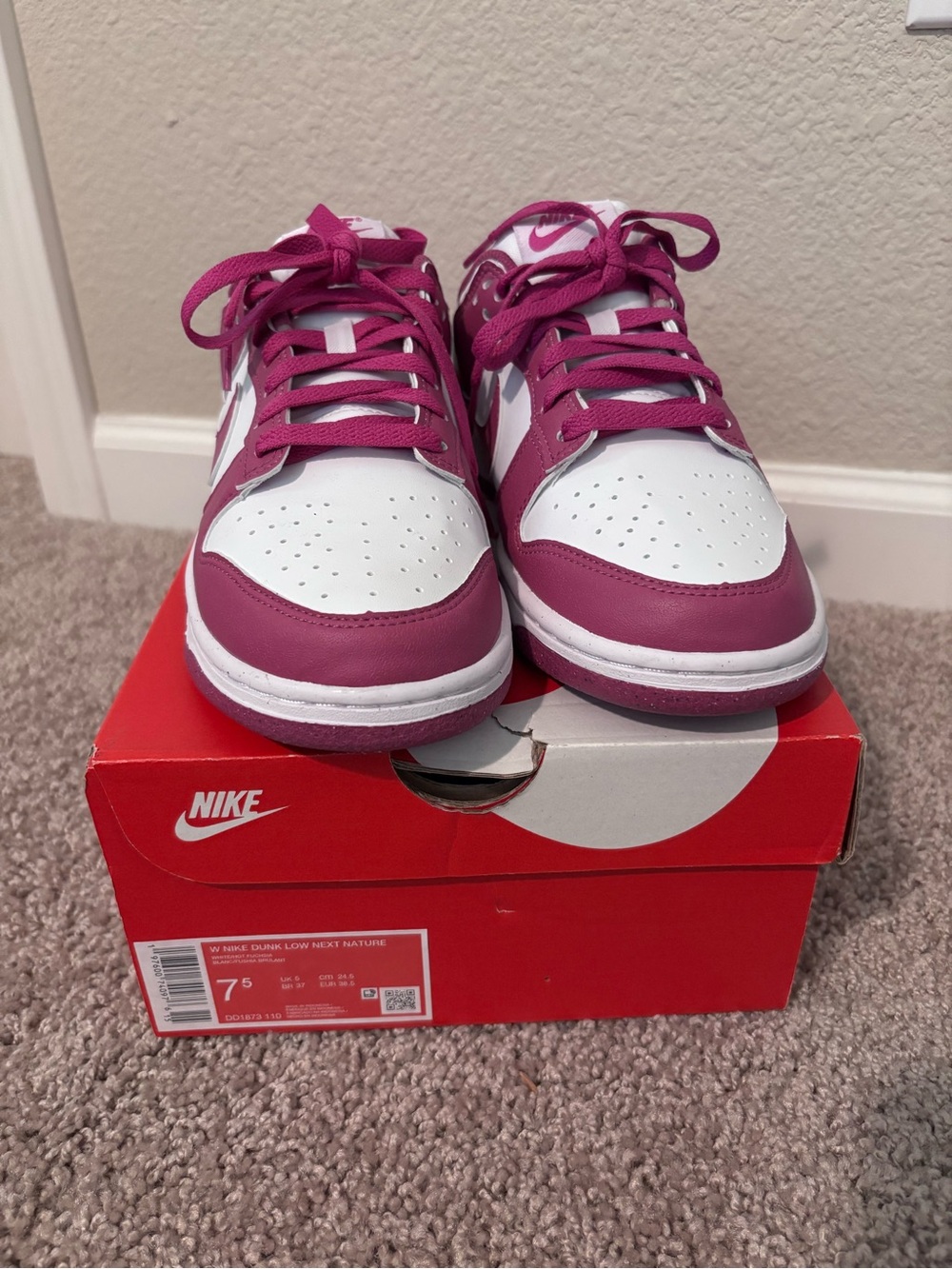 Nike Women’s Dunk Low - White & Magenta - Picture 6 of 6